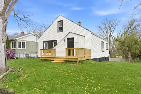 Photo of 2000 Maple Avenue, Downers Grove, IL 60515 (MLS # 12622468)