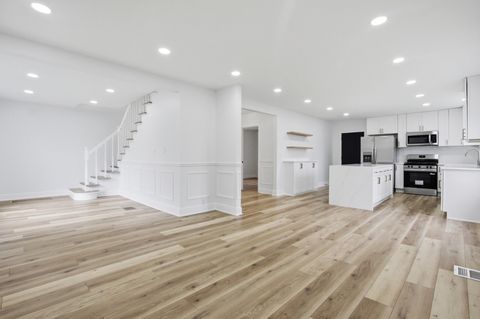 Tiny photo for 2000 Maple Avenue, Downers Grove, IL 60515 (MLS # 12622468)