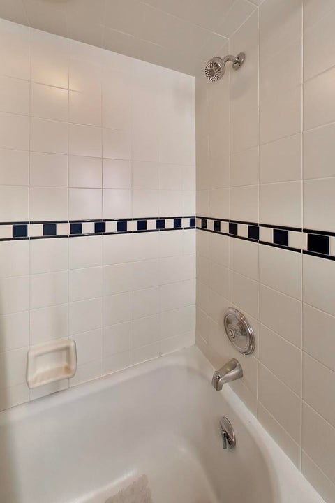 Tiny photo for 810 N Kenilworth Avenue, Oak Park, IL 60302 (MLS # 12782593)
