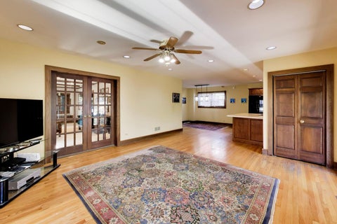 Tiny photo for 810 N Kenilworth Avenue, Oak Park, IL 60302 (MLS # 12782593)