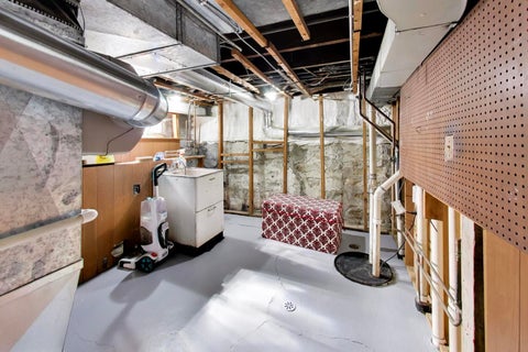 Tiny photo for 810 N Kenilworth Avenue, Oak Park, IL 60302 (MLS # 12782593)