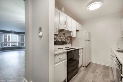 Tiny photo for 2600 Windsor Mall #2B, Park Ridge, IL 60068 (MLS # 12707831)