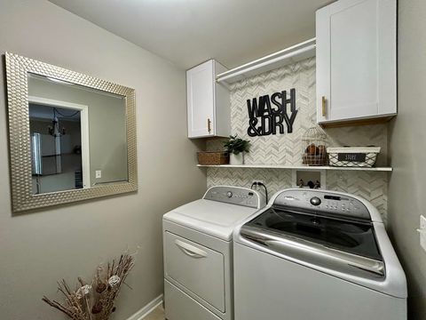 Tiny photo for 1675 Mill Street #302, Des Plaines, IL 60016 (MLS # 12507556)