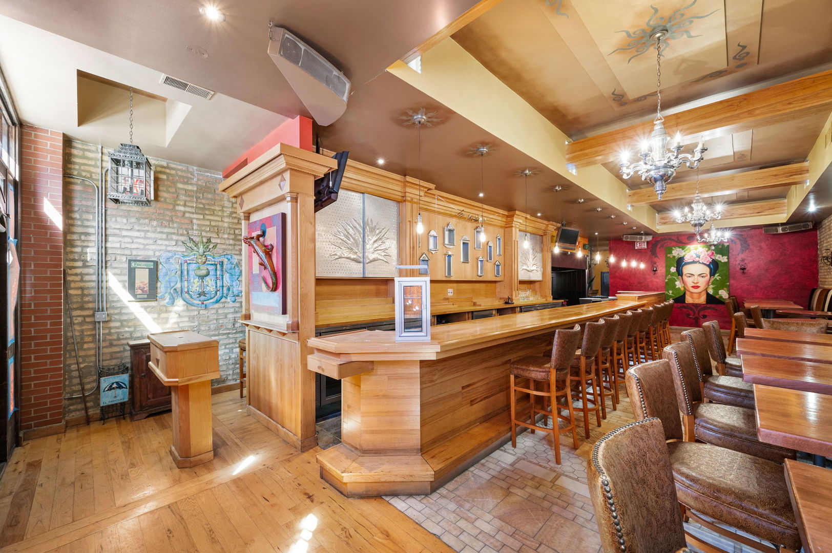 3115 N Lincoln Avenue