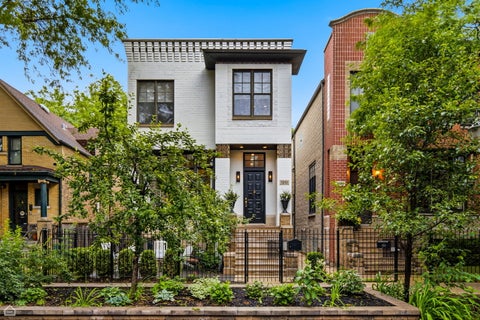 Tiny photo for 1310 W Roscoe Street, Chicago, IL 60657 (MLS # 12777941)
