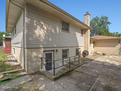 Tiny photo for 1041 E Division Street, Lombard, IL 60148 (MLS # 12469981)