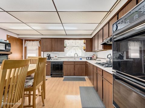 Tiny photo for 1041 E Division Street, Lombard, IL 60148 (MLS # 12469981)