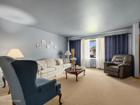 Tiny photo for 1041 E Division Street, Lombard, IL 60148 (MLS # 12469981)