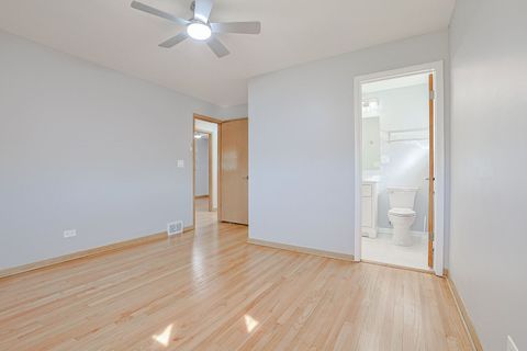 Tiny photo for 475 Courtesy Lane, Des Plaines, IL 60018 (MLS # 12595570)