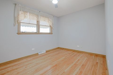 Tiny photo for 475 Courtesy Lane, Des Plaines, IL 60018 (MLS # 12595570)