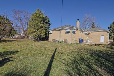Tiny photo for 475 Courtesy Lane, Des Plaines, IL 60018 (MLS # 12595570)