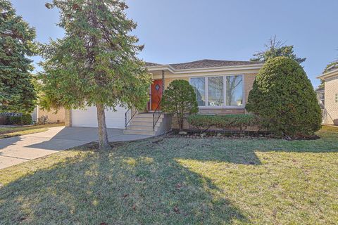 Tiny photo for 475 Courtesy Lane, Des Plaines, IL 60018 (MLS # 12595570)