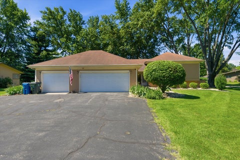 Tiny photo for 22 Plum Court, Sleepy Hollow, IL 60118 (MLS # 12756435)