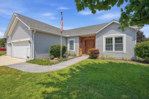 Tiny photo for 604 Eddy Road, Bloomington, IL 61704 (MLS # 12713208)