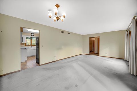 Tiny photo for 15860 W Thornapple Lane, Gurnee, IL 60031 (MLS # 12511385)