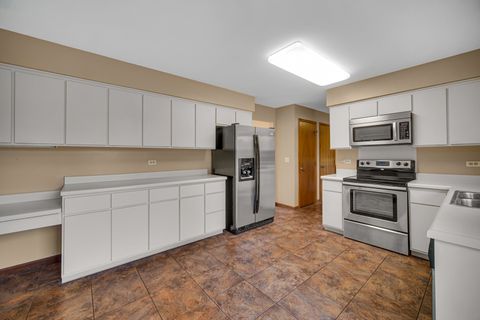 Tiny photo for 15860 W Thornapple Lane, Gurnee, IL 60031 (MLS # 12511385)