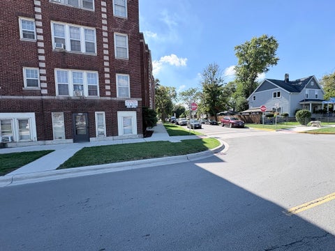 Tiny photo for 6616 W Windsor Avenue #JB, Berwyn, IL 60402 (MLS # 12777514)