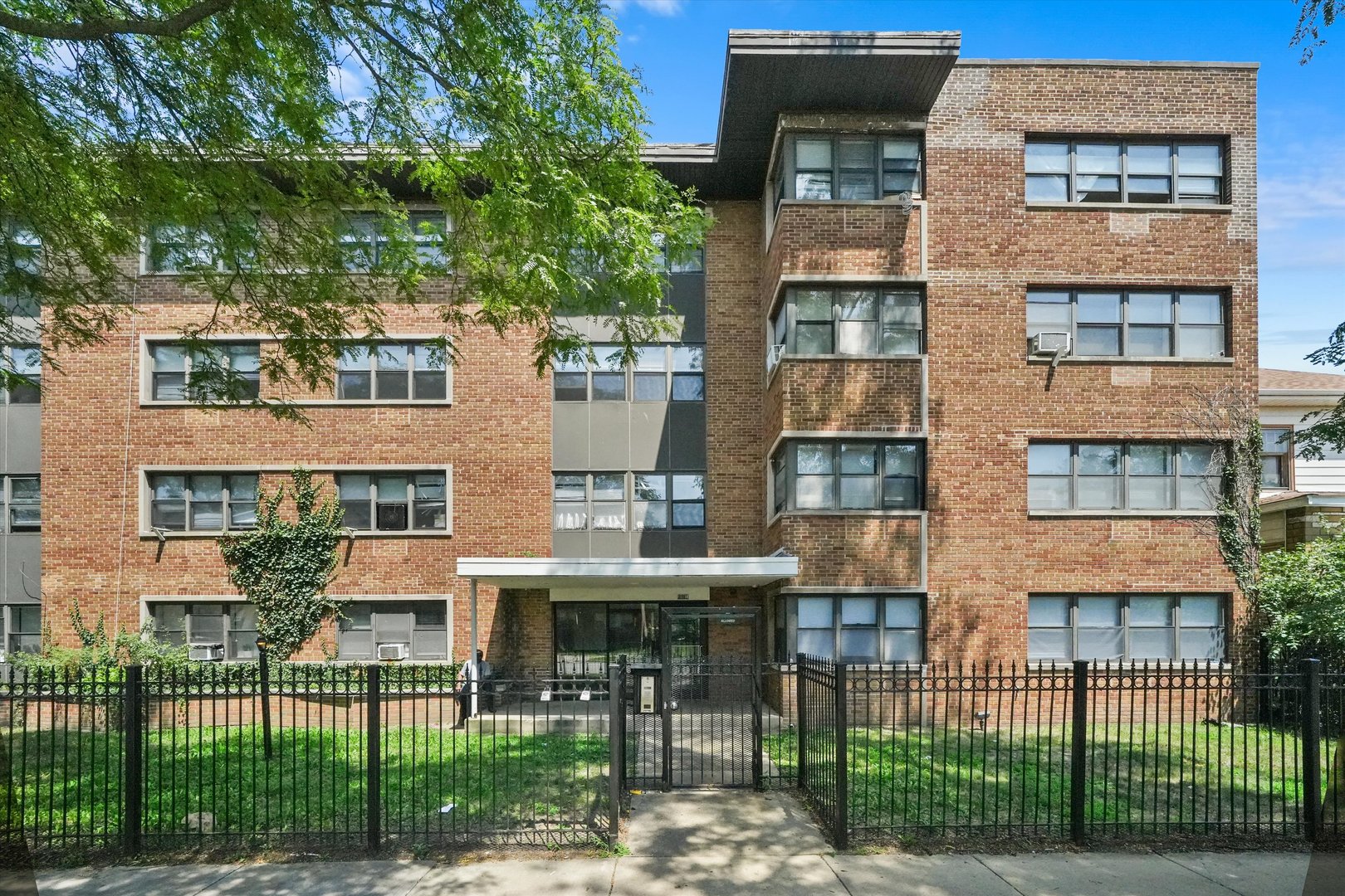 7801 S South Shore Drive, Chicago, IL, 60649 3 7801 S South Shore Drive