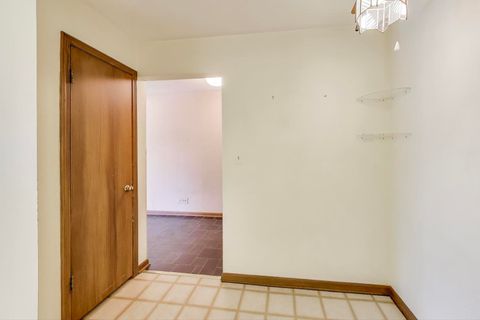 Tiny photo for 2400 Archbury Drive #2E, Park Ridge, IL 60068 (MLS # 12529869)