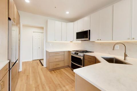 Tiny photo for 1688 Green Bay Road #404, Highland Park, IL 60035 (MLS # 12619467)