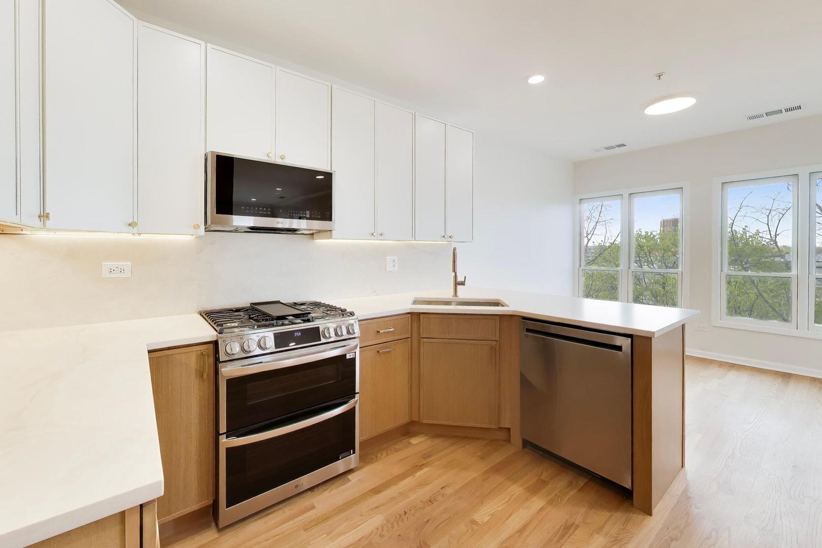 1688 Green Bay Road 404