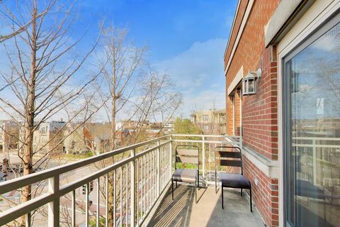 Tiny photo for 1688 Green Bay Road #404, Highland Park, IL 60035 (MLS # 12619467)