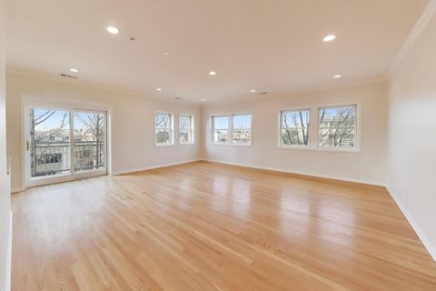 Tiny photo for 1688 Green Bay Road #404, Highland Park, IL 60035 (MLS # 12619467)