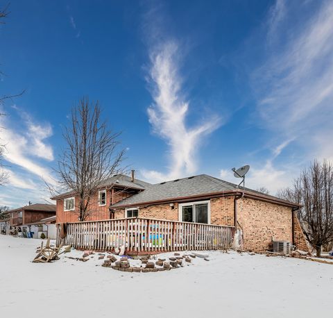 Tiny photo for 8821 W 100th St Street, Palos Hills, IL 60465 (MLS # 12536172)