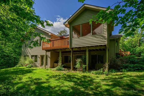Tiny photo for 18 Colony Lane, Galena, IL 61036 (MLS # 12296967)
