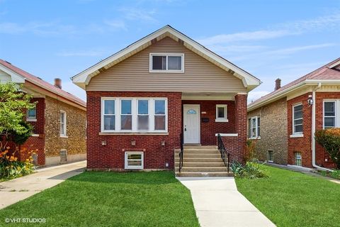 5041 W Fletcher Street Chicago IL 60641