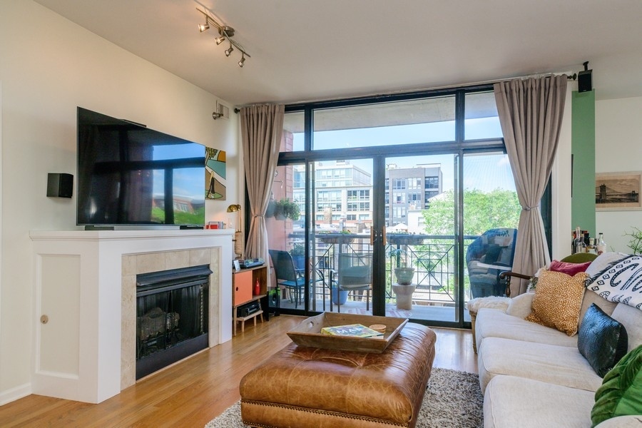 3232 N Halsted Street D412