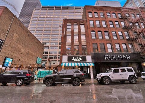 23 W Hubbard Street 3A Chicago IL 60654