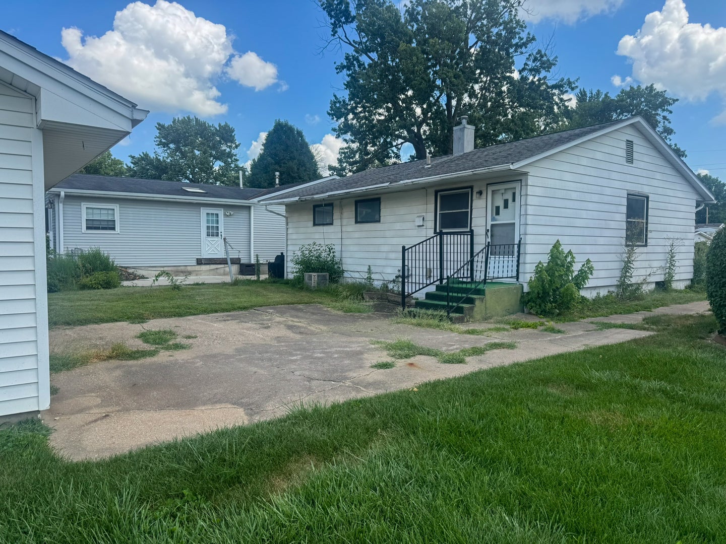 2015 Maple Street