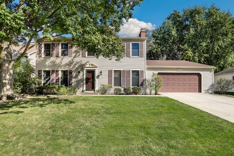 Photo of 1860 Golf Drive, Naperville, IL 60565 (MLS # 12778497)