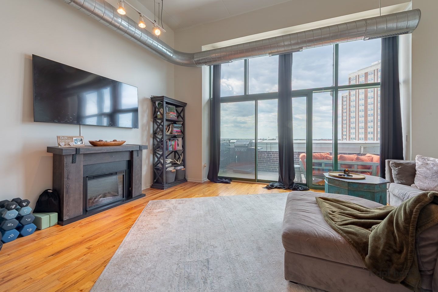 1645 W Ogden Avenue 719