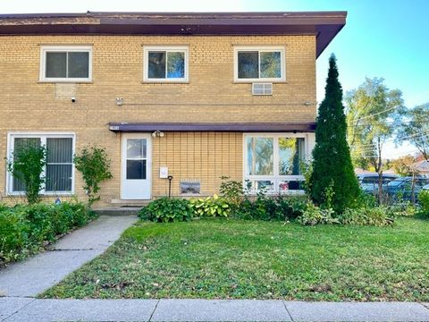 Photo of 1908 Lee Street, Evanston, IL 60202 (MLS # 12531684)