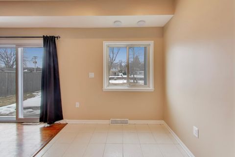 Tiny photo for 2907 Gregg Drive, McHenry, IL 60050 (MLS # 12542371)