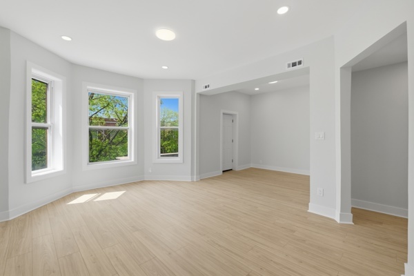 6139 S Saint Lawrence Avenue