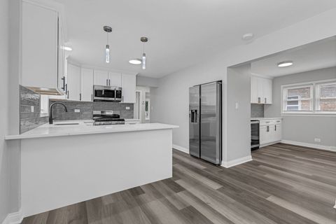 Tiny photo for 6037 S Mason Avenue, Chicago, IL 60638 (MLS # 12490980)