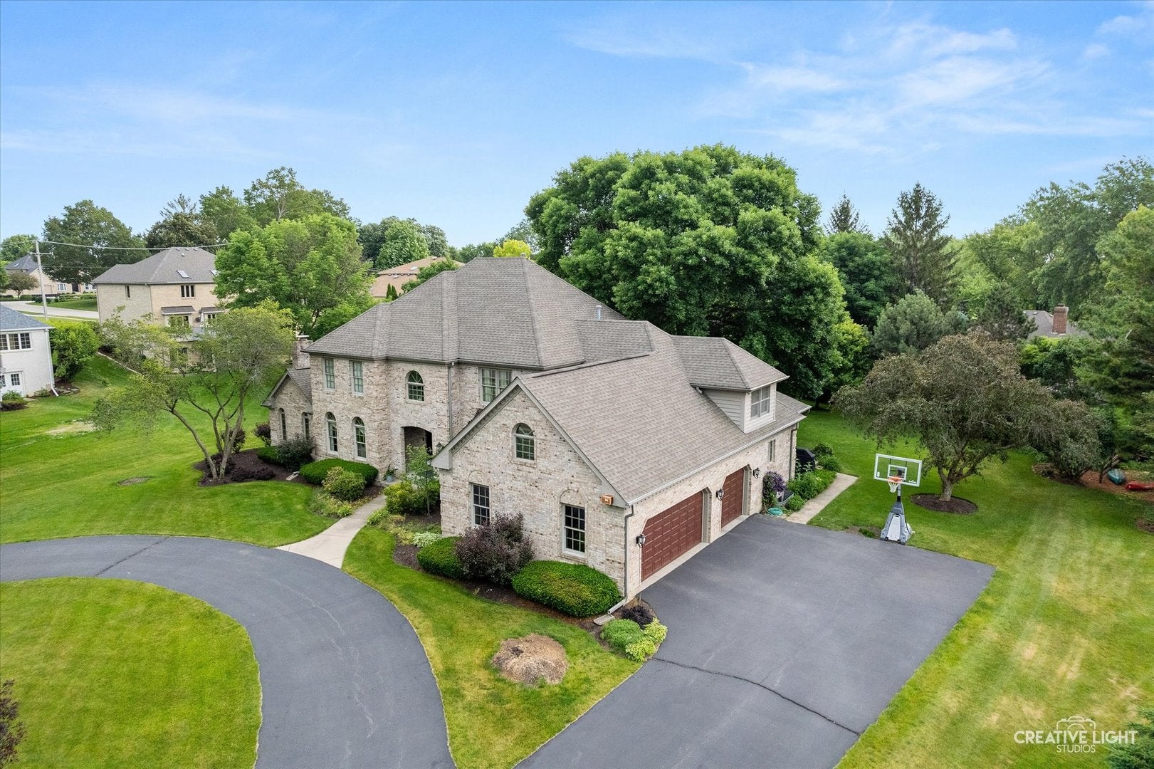 2 Buckingham Drive