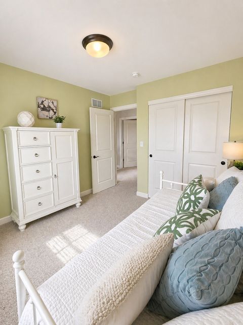 Tiny photo for 32000 Savannah Drive, Lakemoor, IL 60051 (MLS # 12655835)
