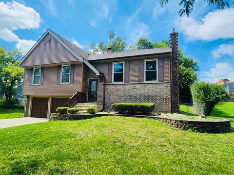 Photo of 148 Longridge Drive, Bloomingdale, IL 60108 (MLS # 12482376)