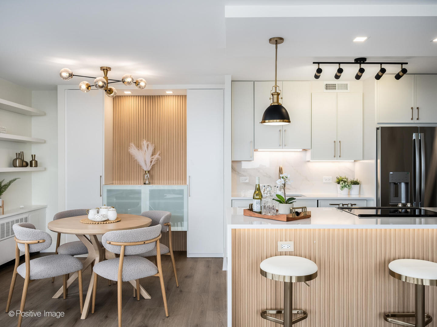 1360 N Sandburg Terrace 1212C