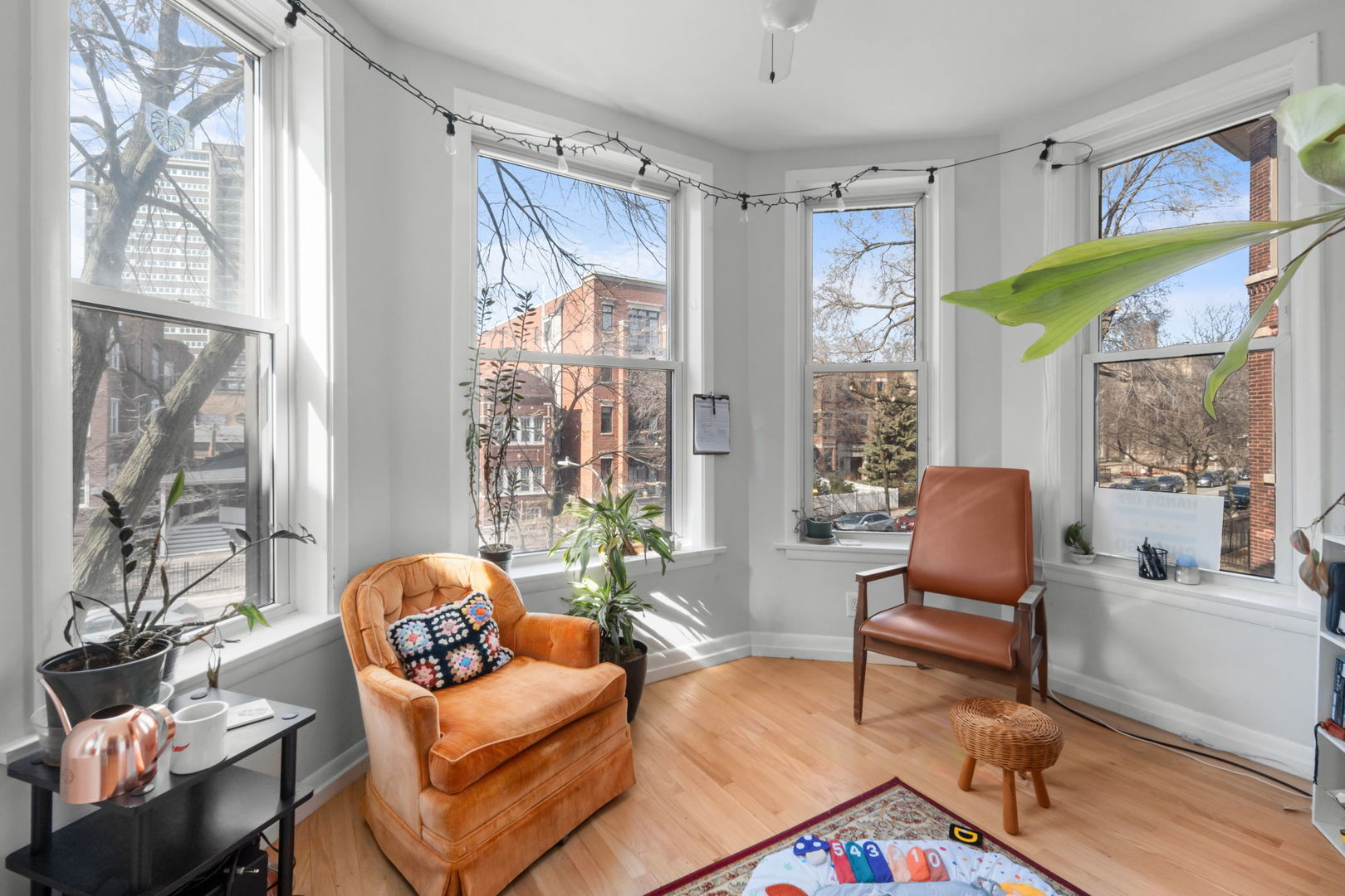 5811 N WINTHROP Avenue