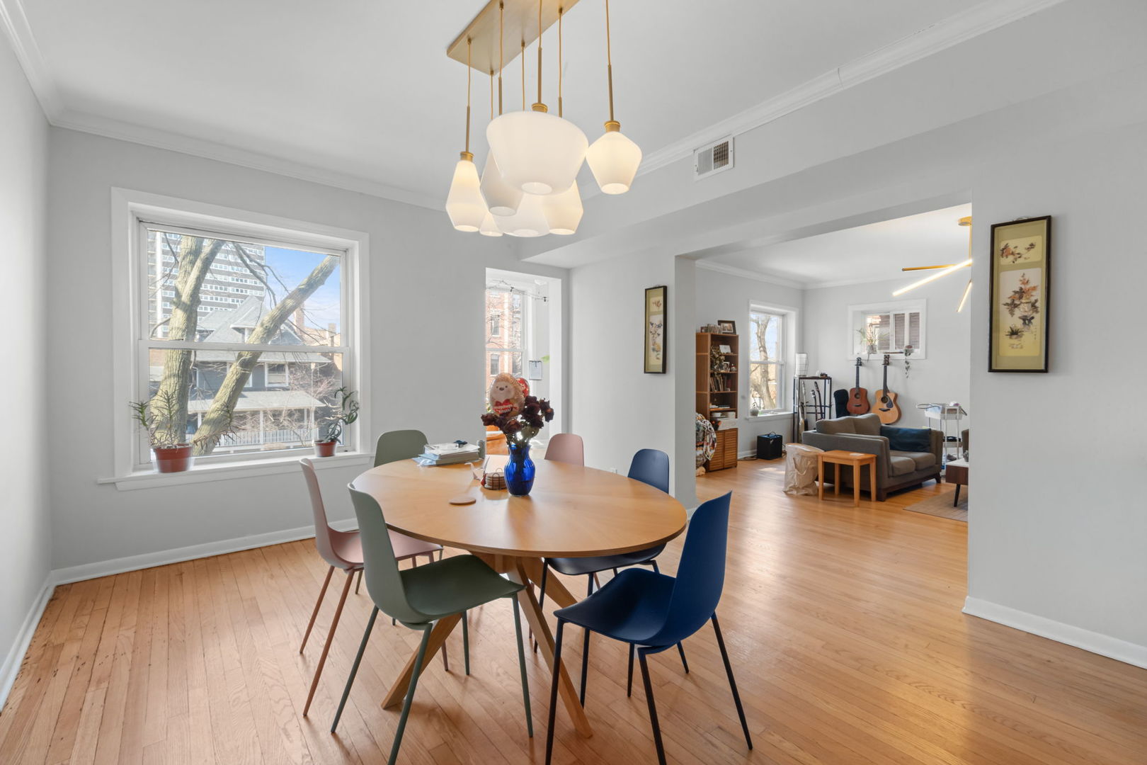 5811 N WINTHROP Avenue