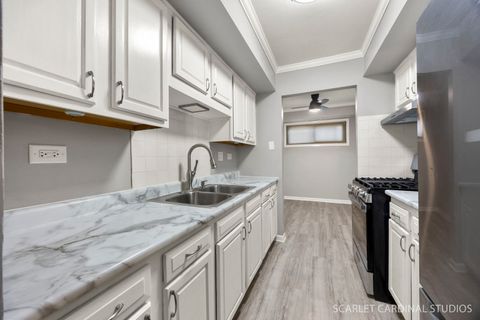 Tiny photo for 2208 Country Club Drive #6, Woodridge, IL 60517 (MLS # 12576841)