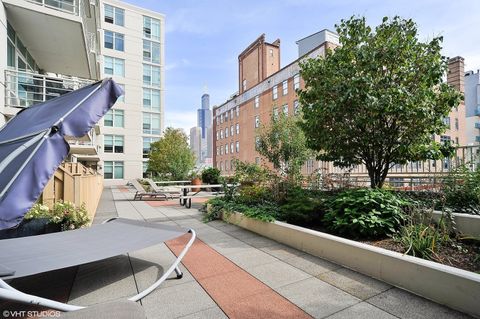 Tiny photo for 909 W Washington Boulevard #908, Chicago, IL 60607 (MLS # 12490548)