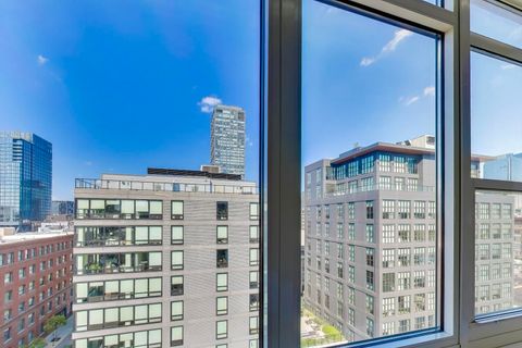 Tiny photo for 909 W Washington Boulevard #908, Chicago, IL 60607 (MLS # 12490548)