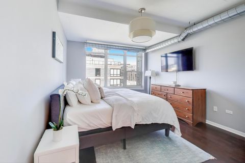 Tiny photo for 909 W Washington Boulevard #908, Chicago, IL 60607 (MLS # 12490548)