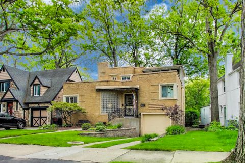 6911 N Wildwood Avenue Chicago IL 60646